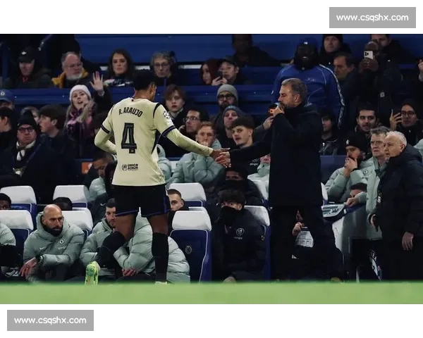 巴萨对阵巴黎之战裁判判罚争议引发欧冠公平性大讨论再次成为焦点